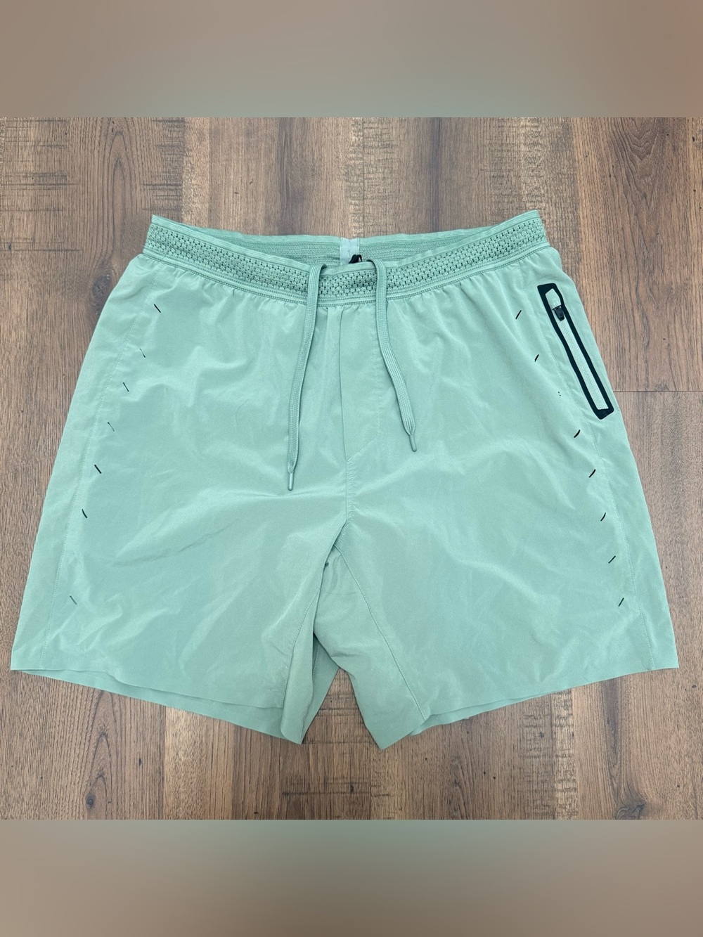 Ten Thousand the Session Short 7” Green size XL